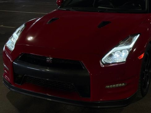 Used 2015 Nissan GT-R Black Edition image 47
