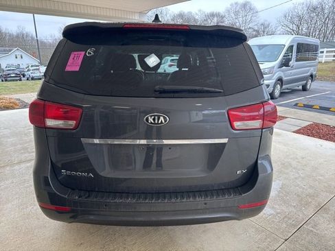 Used 2017 Kia Sedona EX image 7