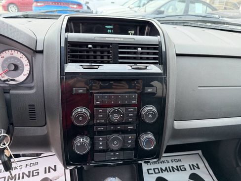 Used 2011 MAZDA Tribute i image 23