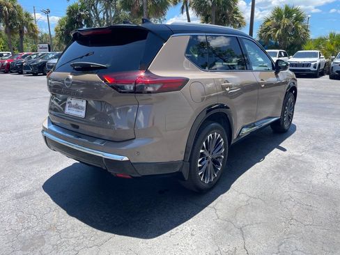 Used 2025 Nissan Rogue Platinum w/ Tech Package FWD image 6