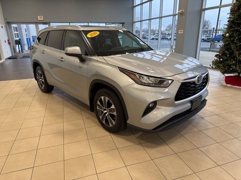 Used 2020 Toyota Highlander XLE image 5