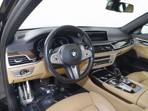 Used 2020 BMW 745e xDrive image 32