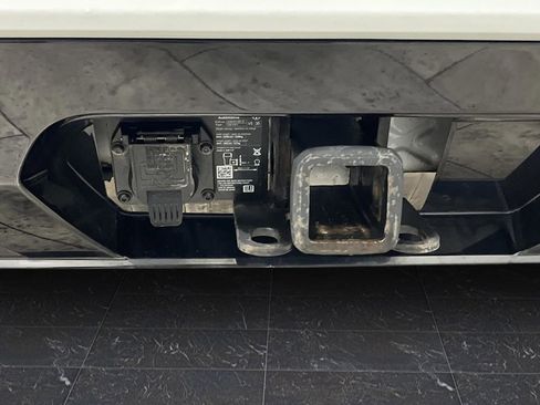 Used 2022 Volkswagen Atlas Cross Sport SEL Premium R-Line image 36