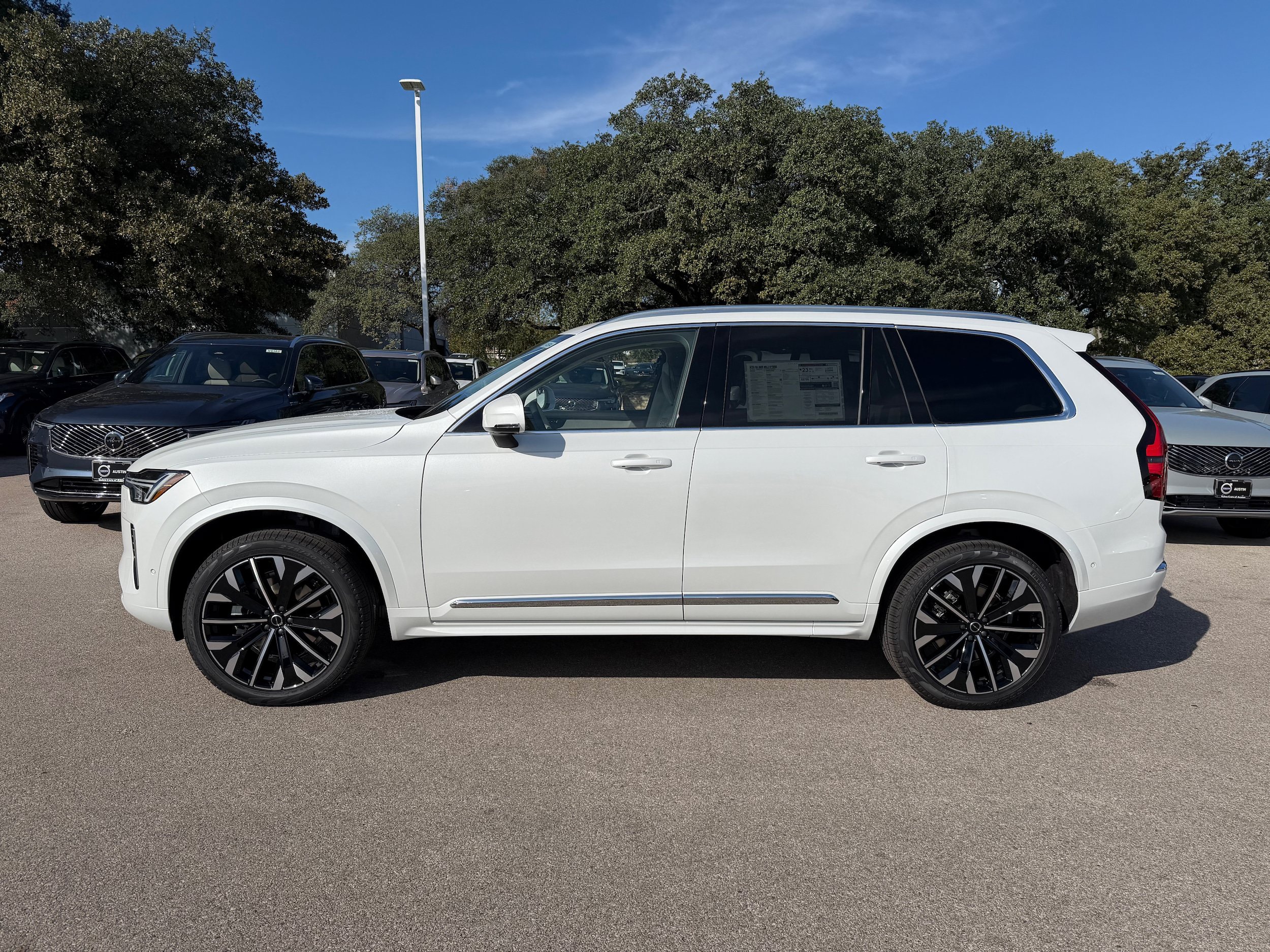 Used 2026 Volvo XC90 B6 Ultra w/ Protection Package AWD/4WD image 3