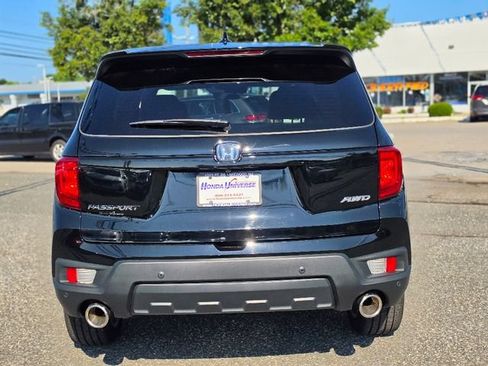 Used 2025 Honda Passport EX-L image 4