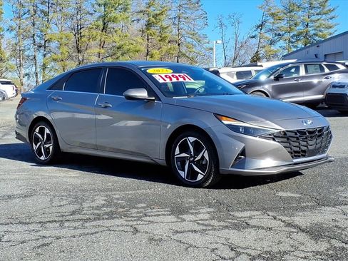 Used 2023 Hyundai Elantra Limited image 2