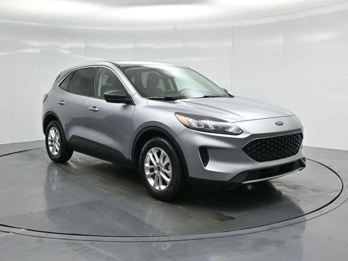 Used 2022 Ford Escape SE image 55