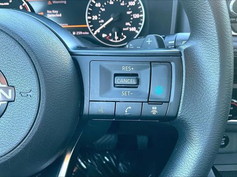 Used 2024 Nissan Rogue SV FWD image 25