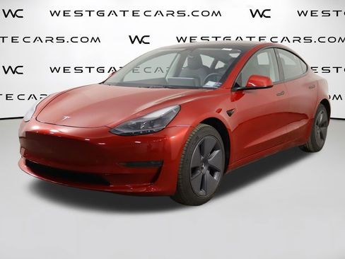 Used 2023 Tesla Model 3 Standard Range image 1