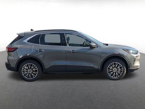 New 2026 Ford Escape SE w/ PHEV Premium Package FWD image 2