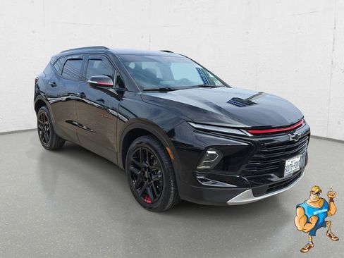 Used 2023 Chevrolet Blazer LT FWD image 3
