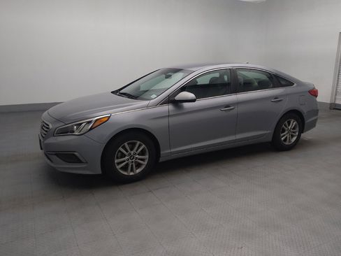 Used 2016 Hyundai Sonata SE FWD image 2