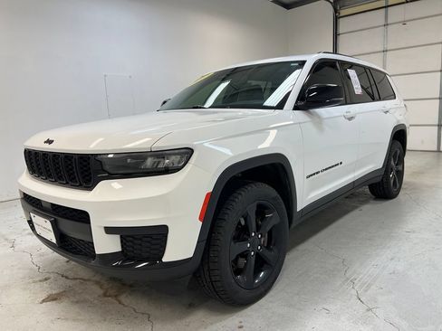 Used 2023 Jeep Grand Cherokee L Laredo AWD/4WD image 12