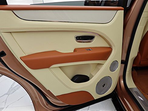 Certified 2023 Bentley Bentayga AWD/4WD image 54