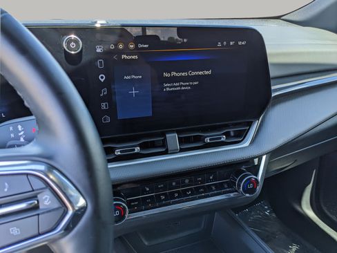 Used 2025 Chevrolet Equinox LT w/ Convenience Package II FWD image 23