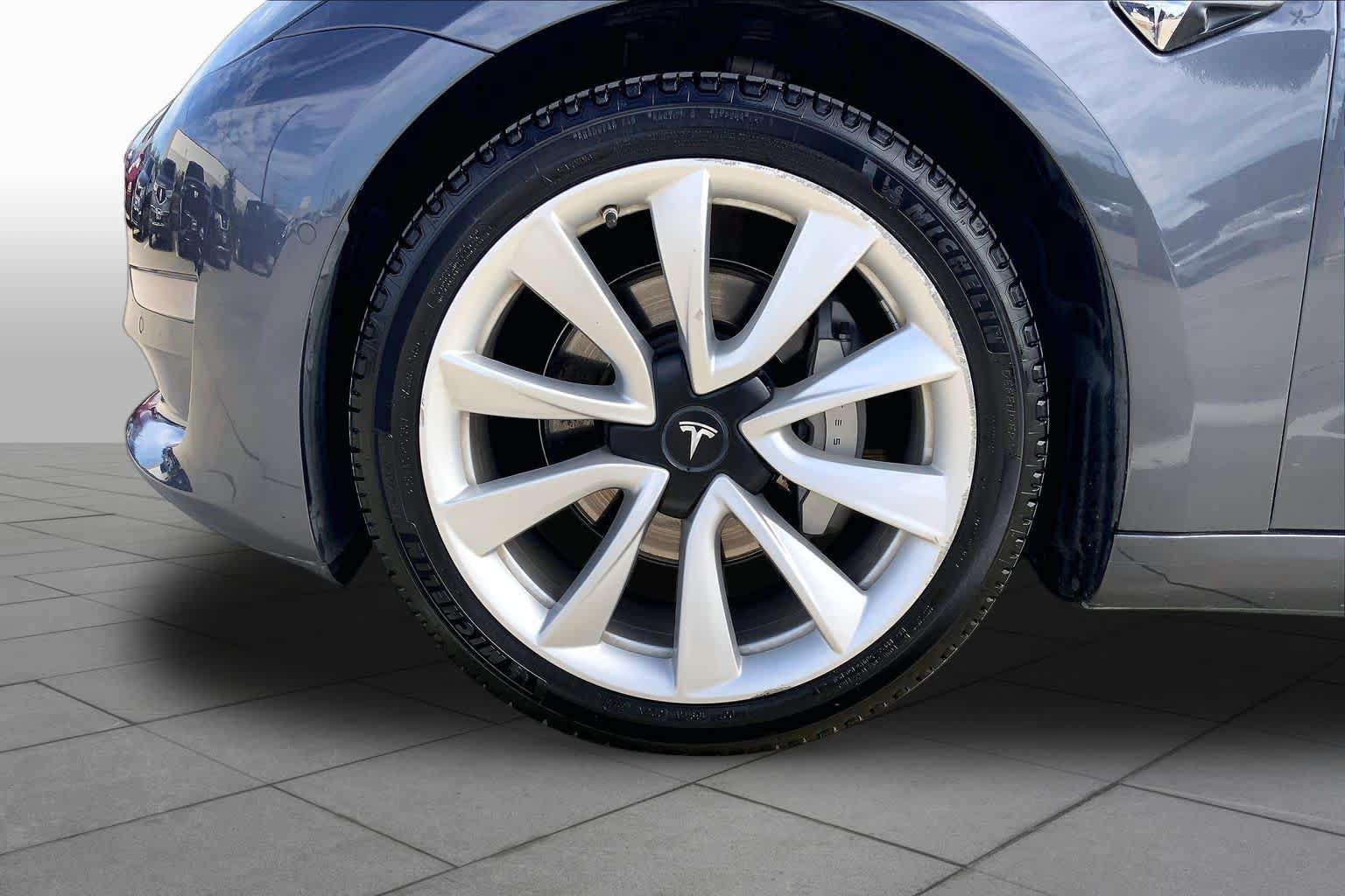 Used 2019 Tesla Model 3 Standard Range Plus RWD image 9