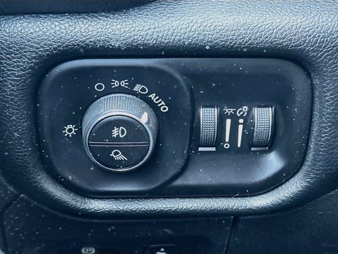 Used 2022 RAM 1500 Laramie AWD/4WD image 32