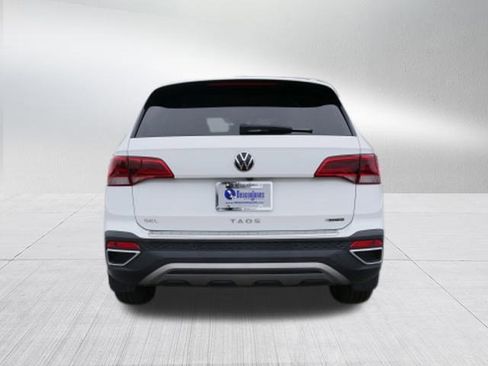 Used 2022 Volkswagen Taos SEL image 4