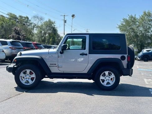 Used 2017 Jeep Wrangler Sport AWD/4WD image 2
