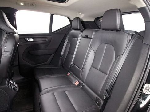 Certified 2024 Volvo XC40 B5 Ultimate w/ Protection Package Premier AWD/4WD image 22