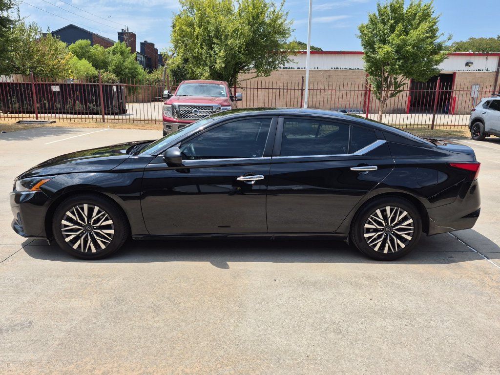 Certified 2025 Nissan Altima 2.5 SV FWD image 4