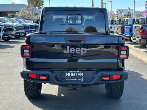 New 2026 Jeep Gladiator Mojave w/ Technology Group AWD/4WD image 6