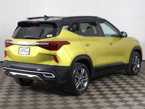 Used 2023 Kia Seltos S w/ Navigation Package AWD/4WD image 10
