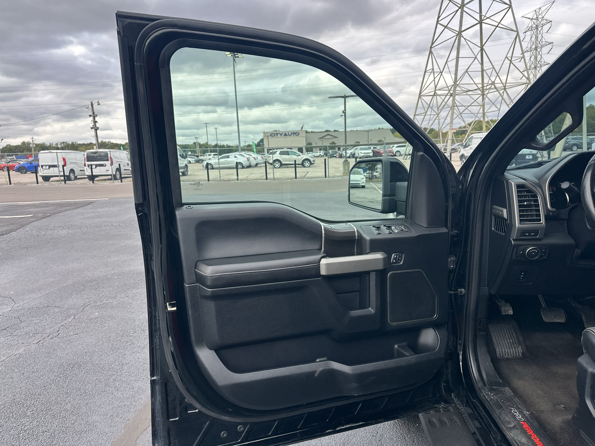 Used 2018 Ford F150 Raptor w/ Equipment Group 802A Luxury AWD/4WD image 12