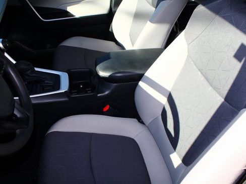 Used 2024 Toyota RAV4 XLE image 3