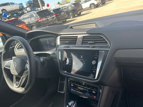 Used 2024 Volkswagen Tiguan SE R-Line image 35