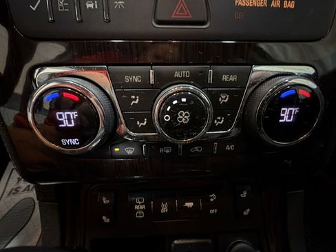 Used 2015 Chevrolet Traverse LT image 18