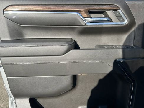 Used 2024 Chevrolet Silverado 1500 RST image 22