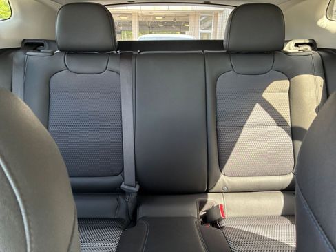 Used 2025 Chevrolet Trax LT image 38