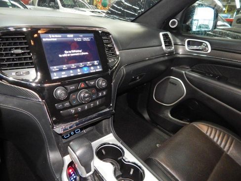 Used 2021 Jeep Grand Cherokee SRT image 21