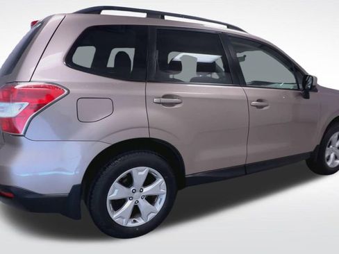 Used 2016 Subaru Forester 2.5i Premium w/ All-Weather Package AWD/4WD image 8