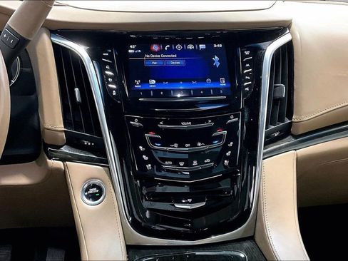 Used 2020 Cadillac Escalade Platinum image 6