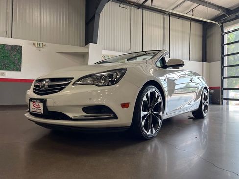 Used 2019 Buick Cascada Premium image 18