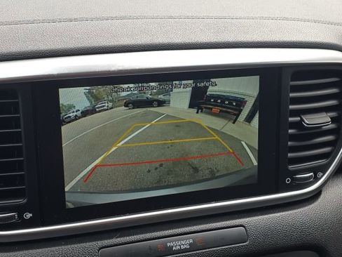 Used 2021 Kia Sportage LX image 25