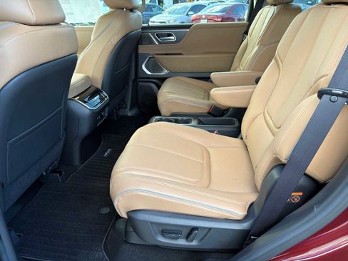 New 2025 INFINITI QX80 Sensory image 11