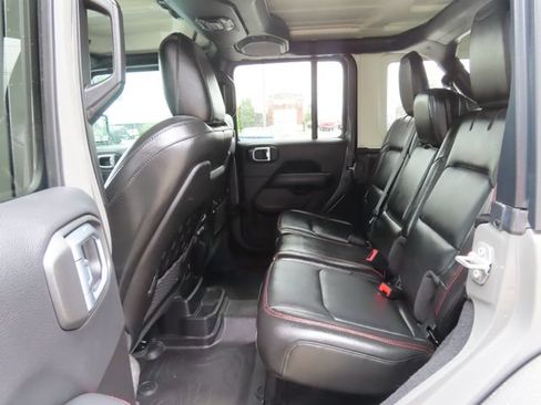 Used 2022 Jeep Wrangler Unlimited Rubicon w/ Steel Bumper Group AWD/4WD image 23
