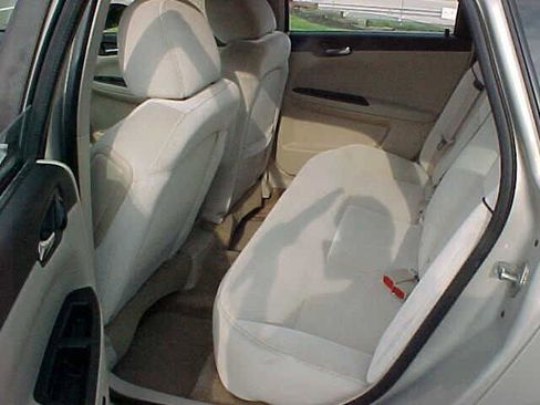 Used 2011 Chevrolet Impala LS image 9