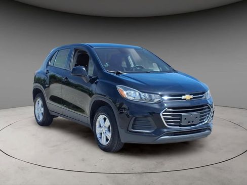 Used 2017 Chevrolet Trax LS AWD/4WD image 14
