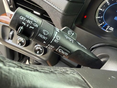 Used 2019 Cadillac Escalade Luxury image 53