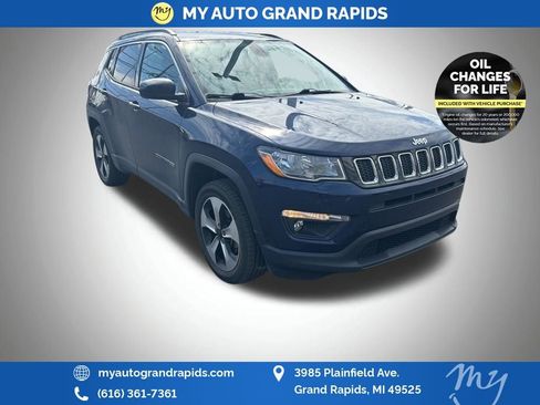 Used 2018 Jeep Compass Latitude w/ Cold Weather Group image 1