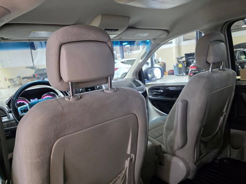 Used 2012 Dodge Grand Caravan Crew FWD image 15