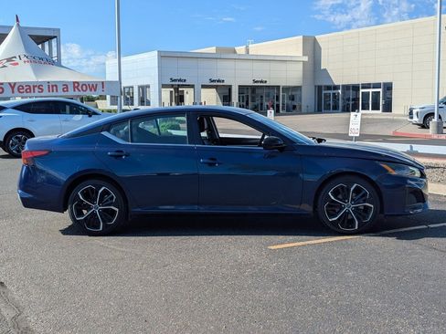 Certified 2023 Nissan Altima 2.5 SR image 7