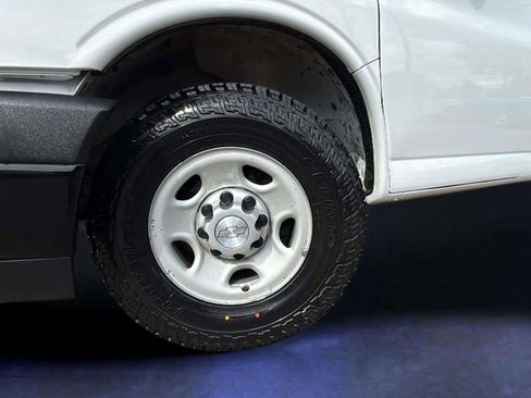 Used 2017 Chevrolet Express 3500 LS RWD image 22