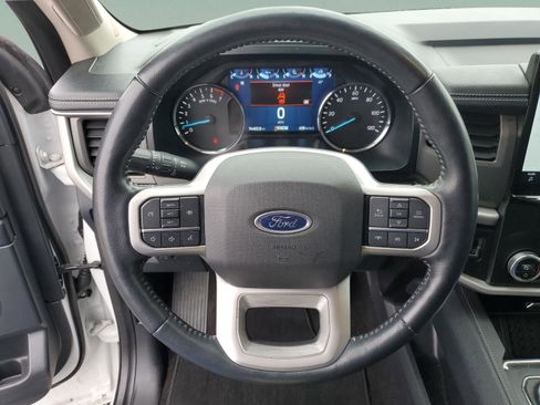 Used 2023 Ford Expedition Max XLT image 24