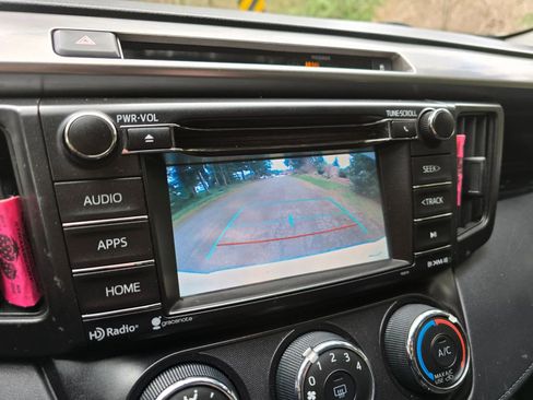 Used 2016 Toyota RAV4 LE image 30