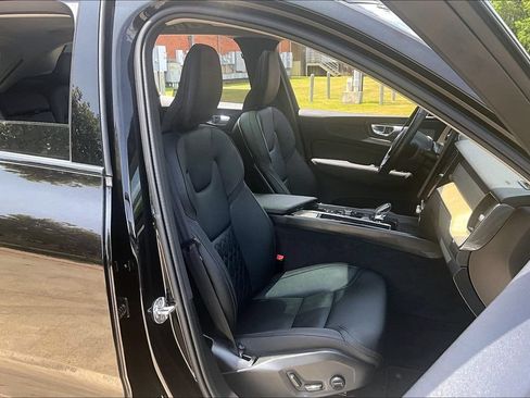 Used 2026 Volvo XC60 B5 Plus AWD/4WD image 10